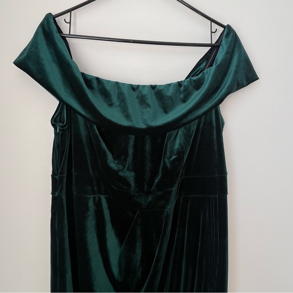 Luxedo Size 2X NWT Emerald Green Formal Dress - Picture 2 of 13